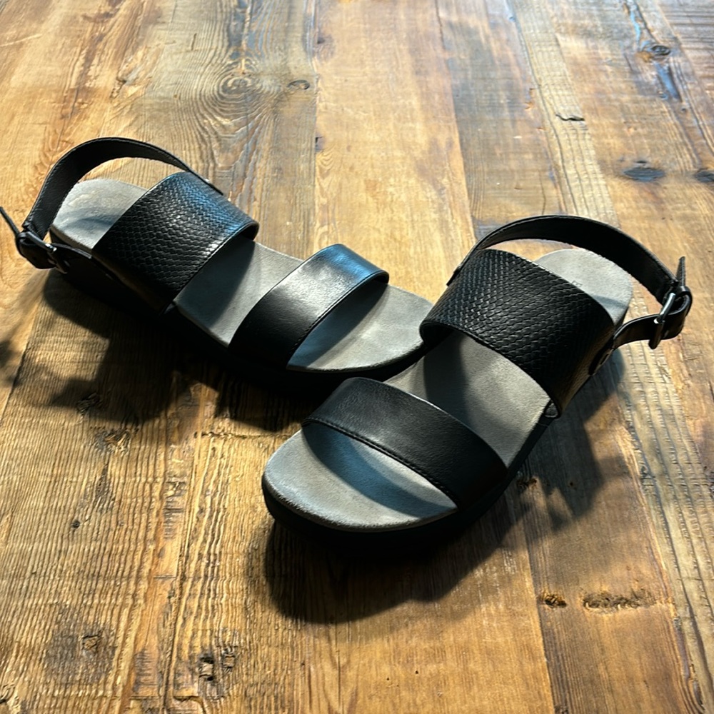 Baretrap’s sandals